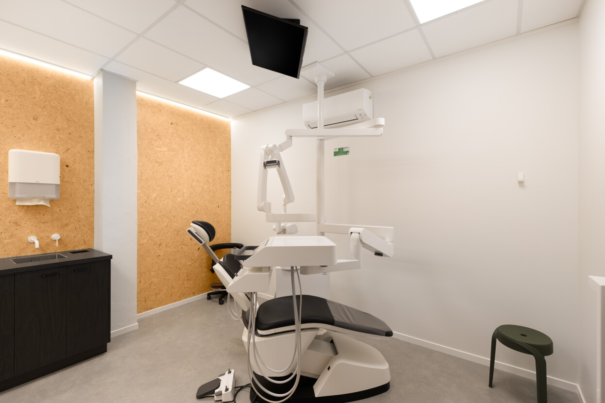 15 Axiom The Tooth Company HIGH RES 1